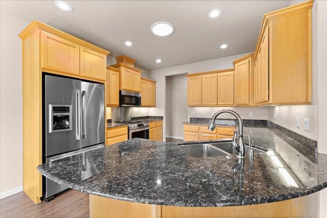 103 Greenmoor Drive, Eagle Point, OR 97524