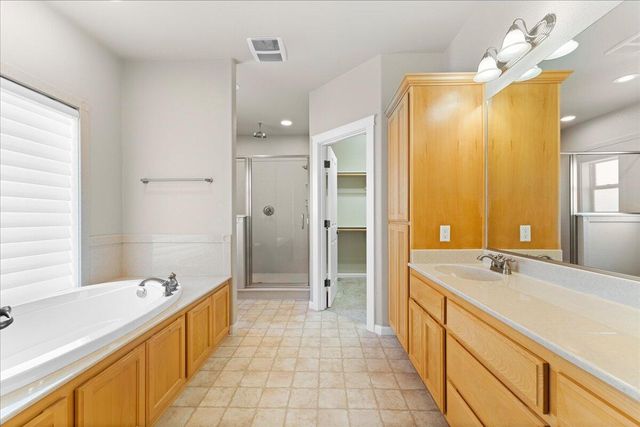 103 Greenmoor Drive, Eagle Point, OR 97524