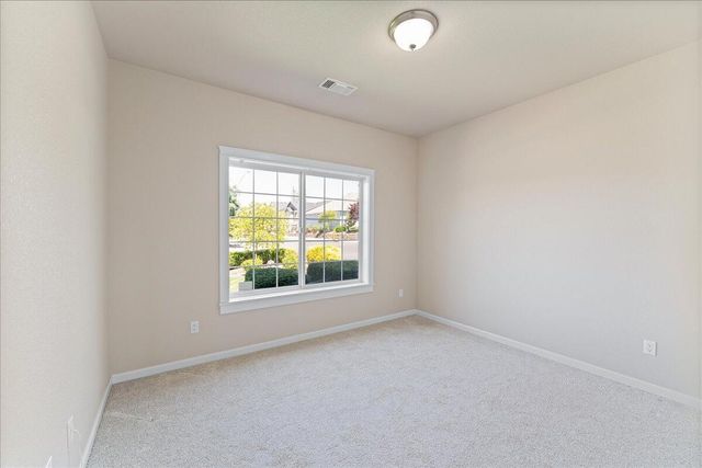 103 Greenmoor Drive, Eagle Point, OR 97524