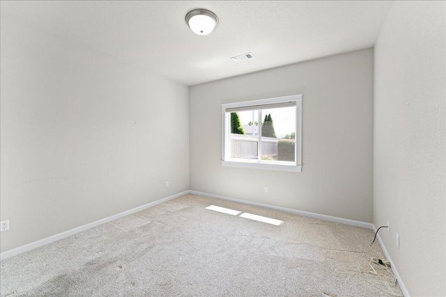 103 Greenmoor Drive, Eagle Point, OR 97524