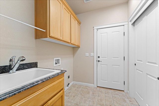 103 Greenmoor Drive, Eagle Point, OR 97524