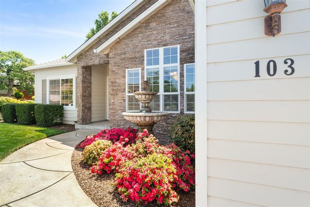 103 Greenmoor Drive, Eagle Point, OR 97524