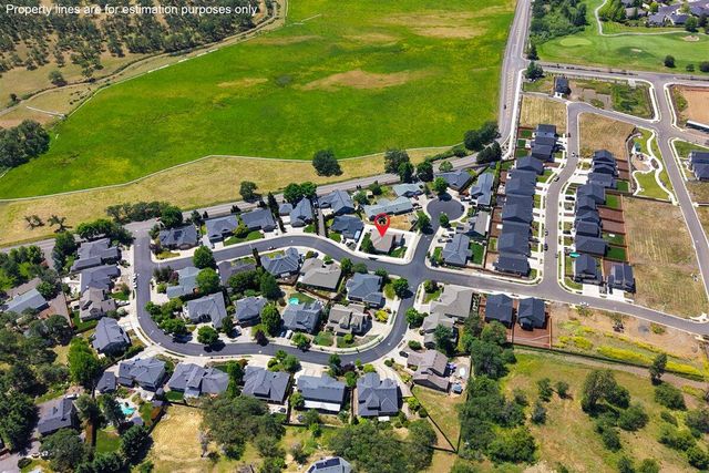 103 Greenmoor Drive, Eagle Point, OR 97524