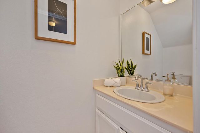 2004 5th St, Sacramento, CA 95818