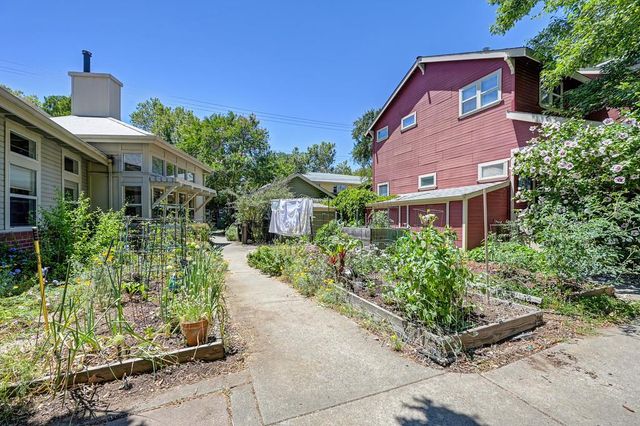 2004 5th St, Sacramento, CA 95818