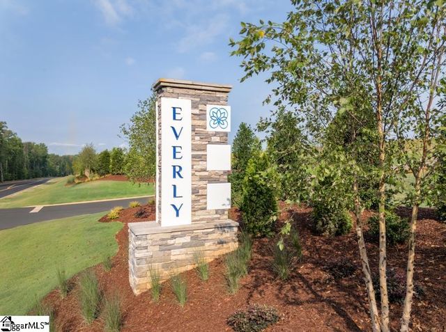 1033 Tulipwood Drive, Spartanburg, SC 29306