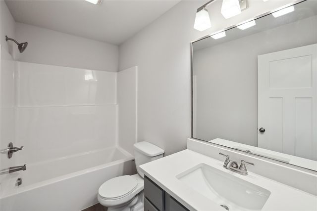732 NE Deerfield Drive, Ankeny, IA 50021
