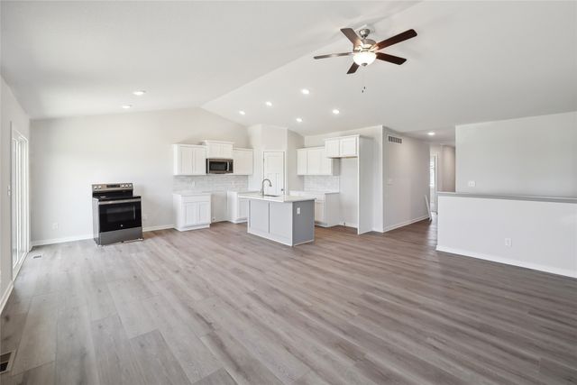 732 NE Deerfield Drive, Ankeny, IA 50021