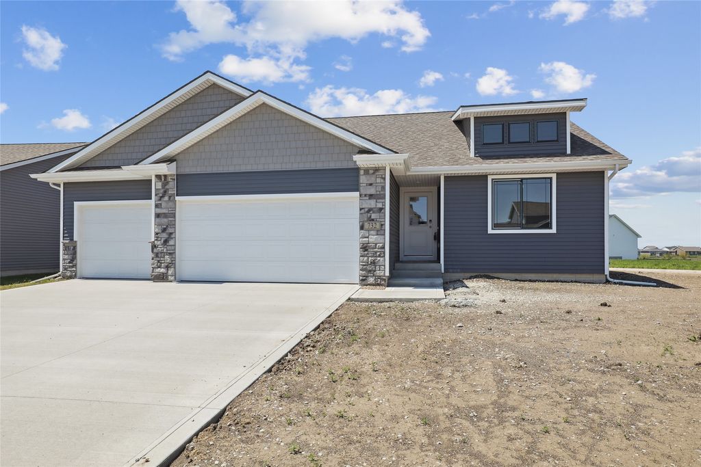 732 NE Deerfield Drive, Ankeny, IA 50021