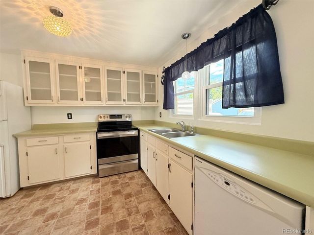 2443 Paseo Rd, Colorado Springs, CO 80907