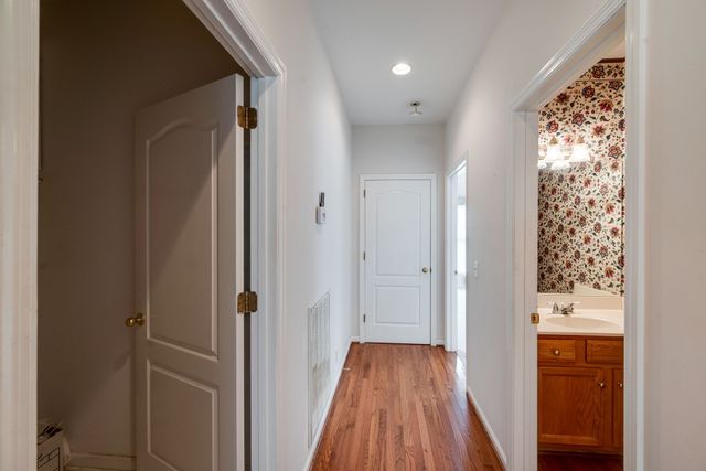 7316 Dunaway Dr, Nashville, TN 37221