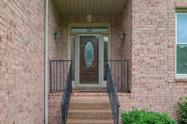 7316 Dunaway Dr, Nashville, TN 37221