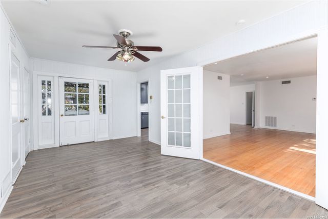 119 Beverly, San Antonio, TX 78201