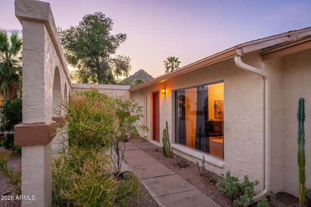 2346 E MESCAL Street, Phoenix, AZ 85028