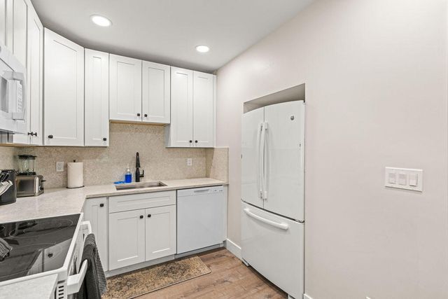 916 W DUVAL Street, Lantana, FL 33462