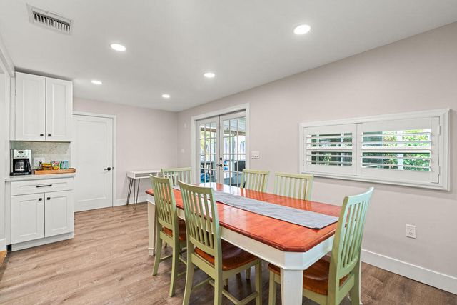 916 W DUVAL Street, Lantana, FL 33462