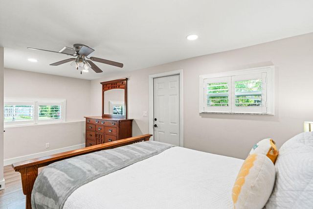 916 W DUVAL Street, Lantana, FL 33462