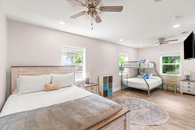 916 W DUVAL Street, Lantana, FL 33462
