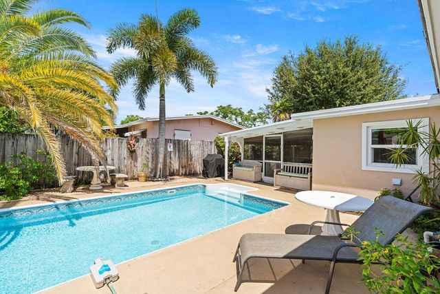 916 W DUVAL Street, Lantana, FL 33462