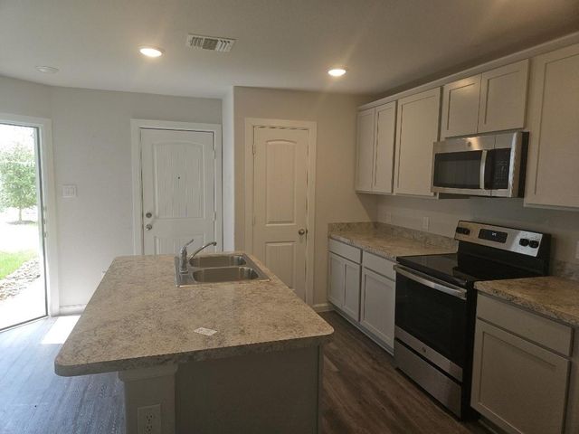501 Hines Street B, Willis, TX 77378