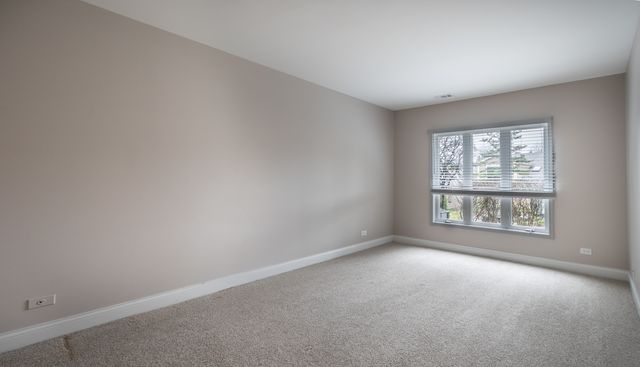 724 Ascot Court, Libertyville, IL 60048