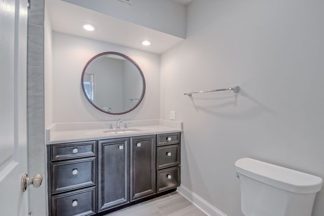 724 Ascot Court, Libertyville, IL 60048