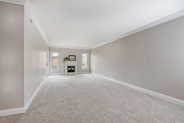 724 Ascot Court, Libertyville, IL 60048