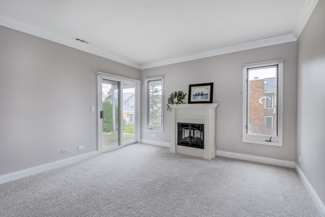 724 Ascot Court, Libertyville, IL 60048