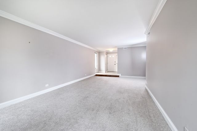 724 Ascot Court, Libertyville, IL 60048