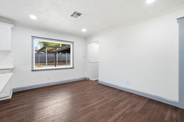 700 W Dogwood Street, Woodville, TX 75979