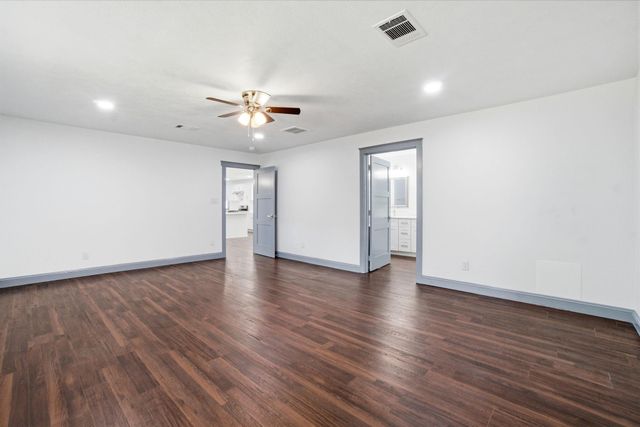 700 W Dogwood Street, Woodville, TX 75979