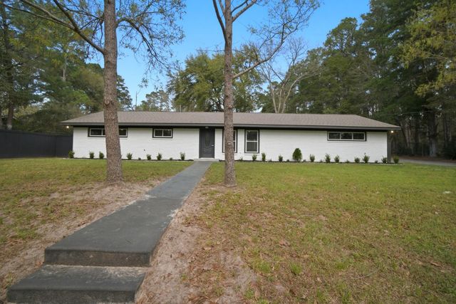 700 W Dogwood Street, Woodville, TX 75979