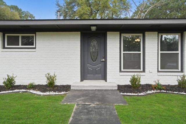 700 W Dogwood Street, Woodville, TX 75979