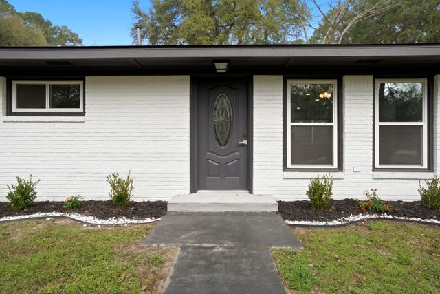 700 W Dogwood Street, Woodville, TX 75979