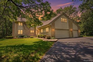 27967 Galien Drive, South Lyon, MI 48178