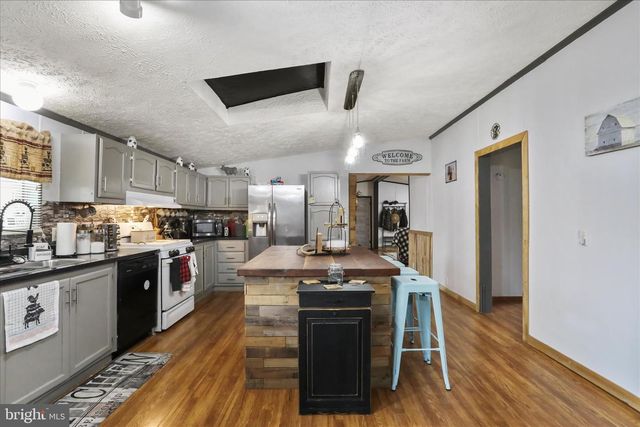 114 RUSTIC, Shippensburg, PA 17257