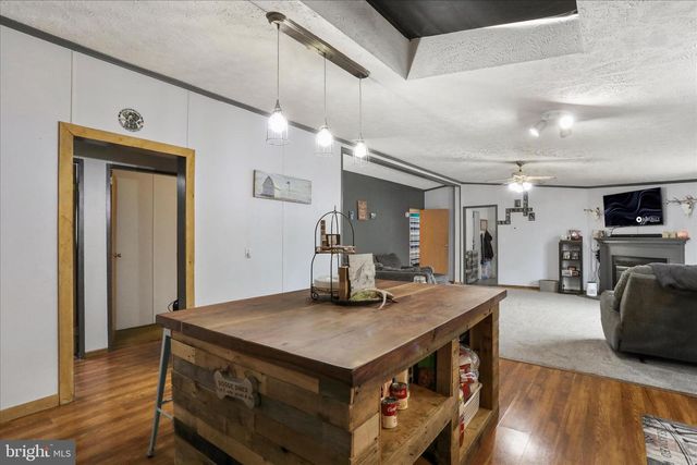 114 RUSTIC, Shippensburg, PA 17257