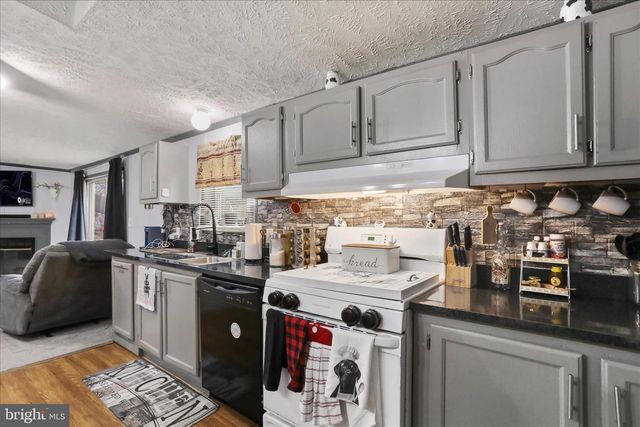 114 RUSTIC, Shippensburg, PA 17257