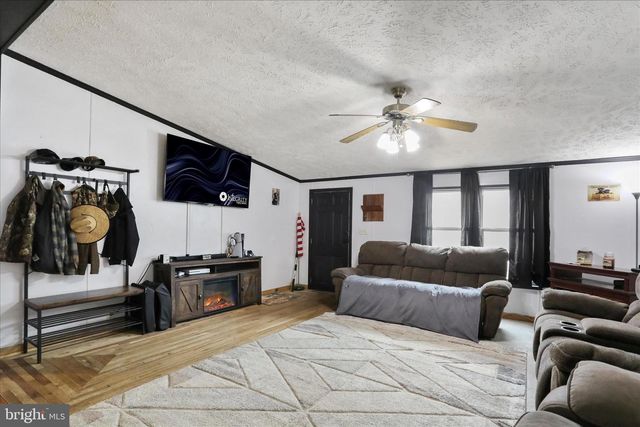 114 RUSTIC, Shippensburg, PA 17257