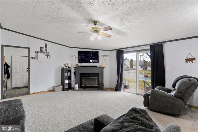 114 RUSTIC, Shippensburg, PA 17257