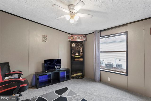 114 RUSTIC, Shippensburg, PA 17257