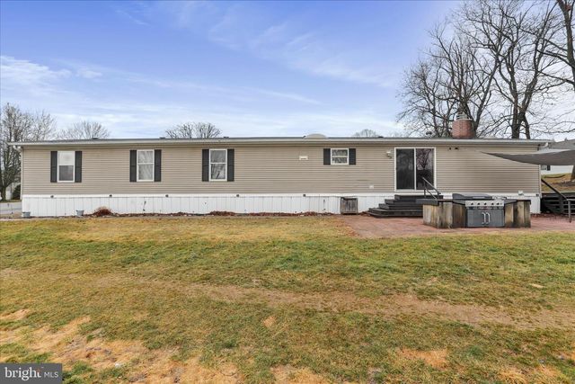 114 RUSTIC, Shippensburg, PA 17257