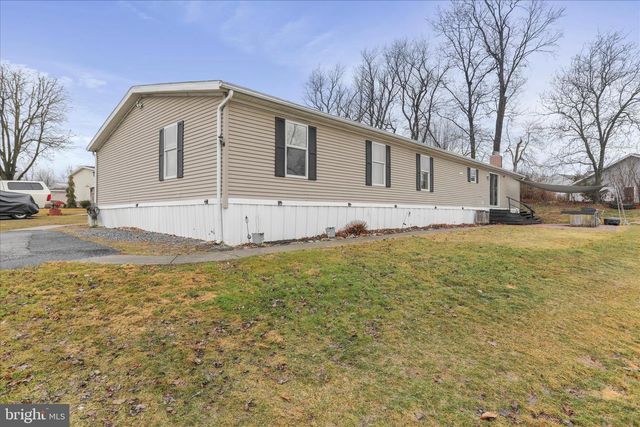 114 RUSTIC, Shippensburg, PA 17257