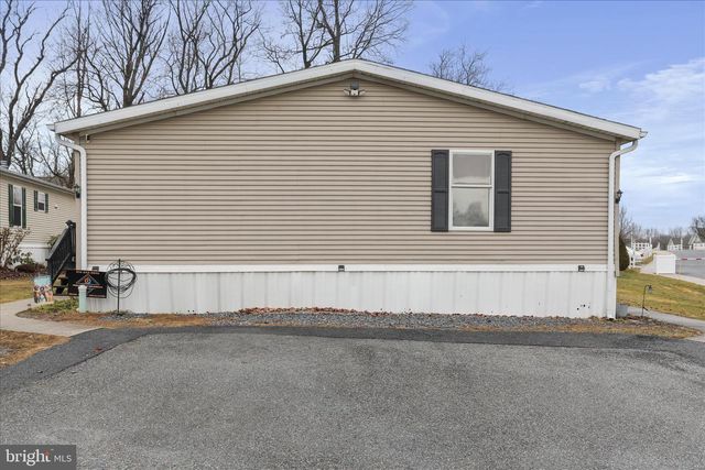 114 RUSTIC, Shippensburg, PA 17257