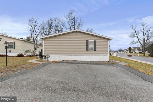 114 RUSTIC, Shippensburg, PA 17257