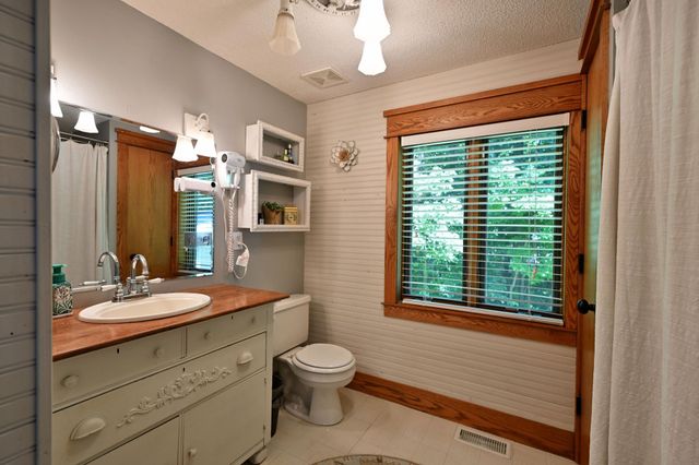 2772 25th Avenue, Rice Lake, WI 54868