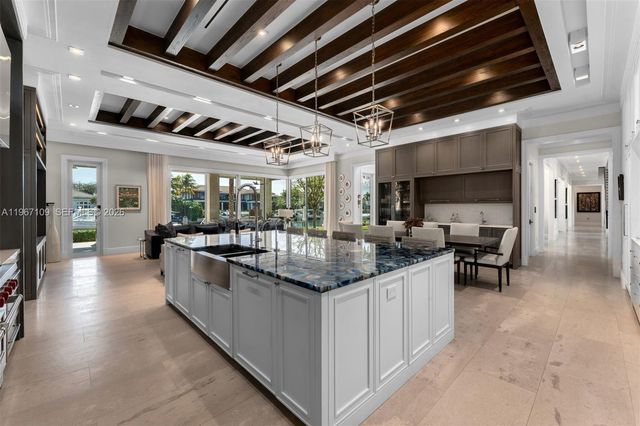 550 Marquesa Dr, Coral Gables, FL 33156
