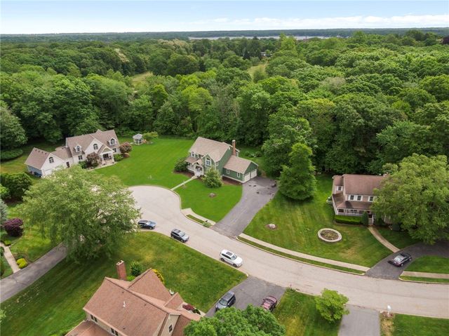 35 Great Road, Barrington, RI 02806