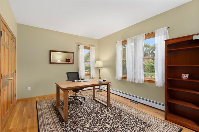 35 Great Road, Barrington, RI 02806