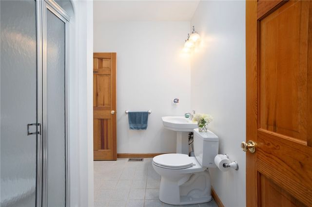 35 Great Road, Barrington, RI 02806